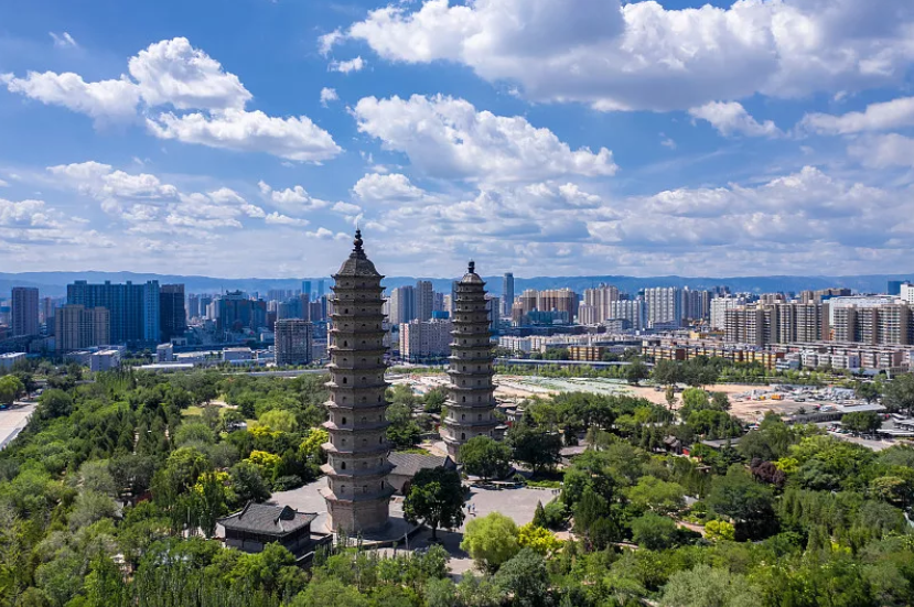 山西古巷深处的古韵风情小店邂逅记